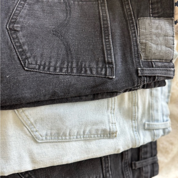 Men Levi's Slim Black and Blue Jeans Collection - Picture 4 of 9